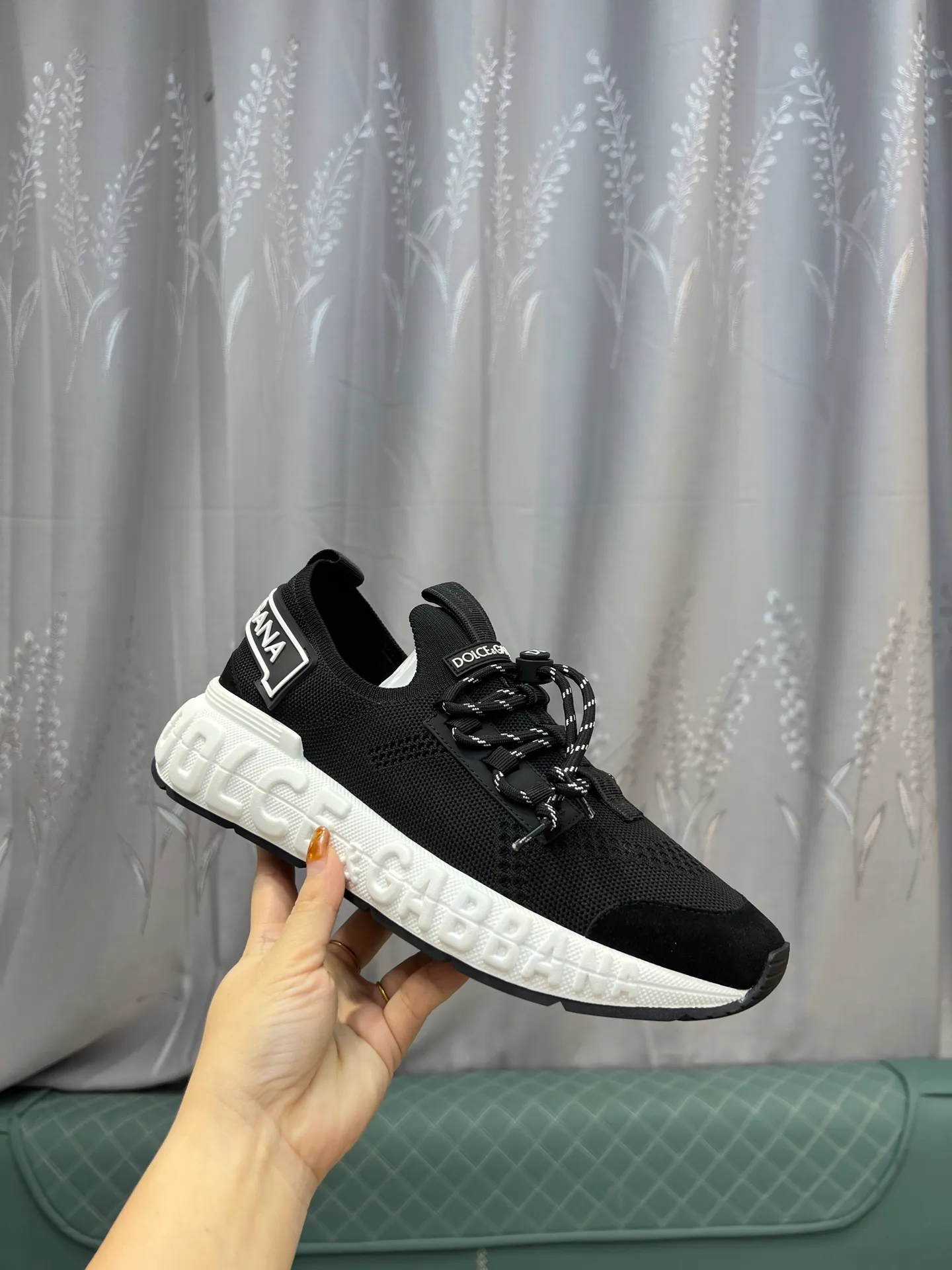 Men's Men's Shoes💰480 Dolce&Gabbana D&G's latest fly woven shoes, casual sneakers, original purchase, development and production. DG's latest popular casual shoes, the tongue has the brand's iconic details, fashionable and versatile, and can add luster to various looks. Create an exquisite design with unique dynamic vitality and modern atmosphere, showing a modern and elegant style. Exquisite packaging at the delivery counter🛍📦 ▪️Fabric: Original customized fly woven fabric, lining: Original customized breathable lining, Size: Men's 38-44 (45 46 customized)
